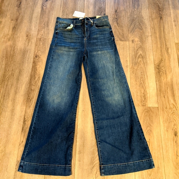 Sneak peek High Rise wide leg jeans - Picture 2 of 5